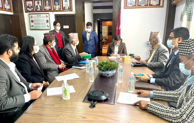 अर्थमन्त्रीले भने सहकारीको व्याजदर बढाउन सकिदैन 